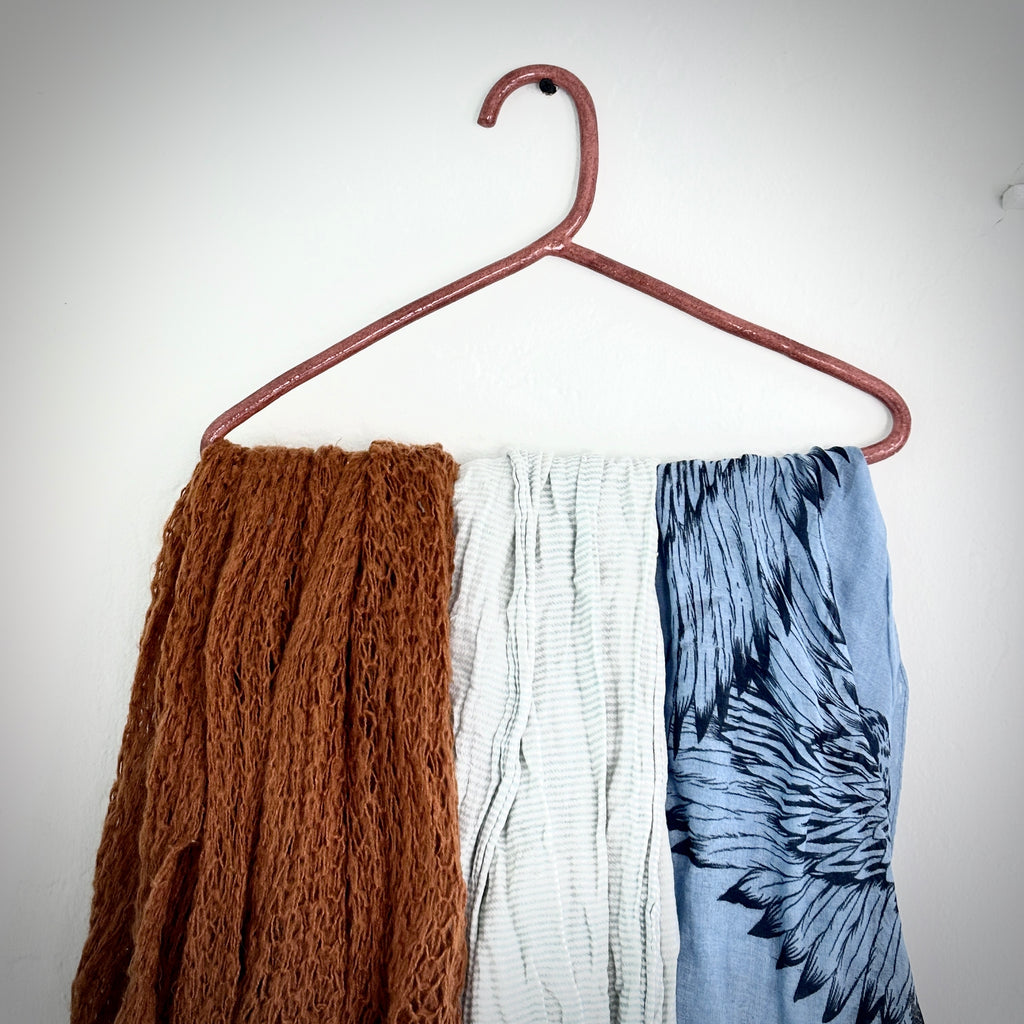 WALL HANGERS