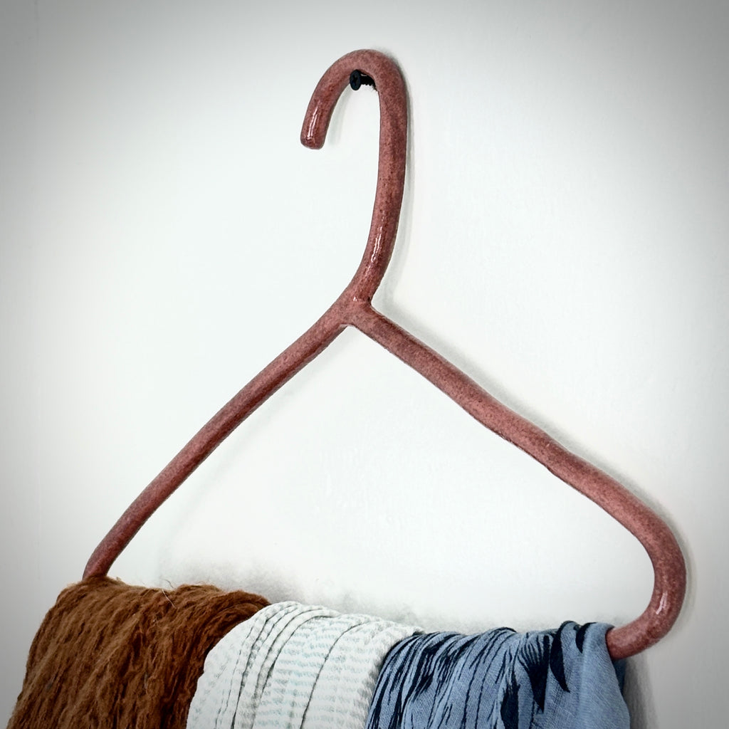 WALL HANGERS