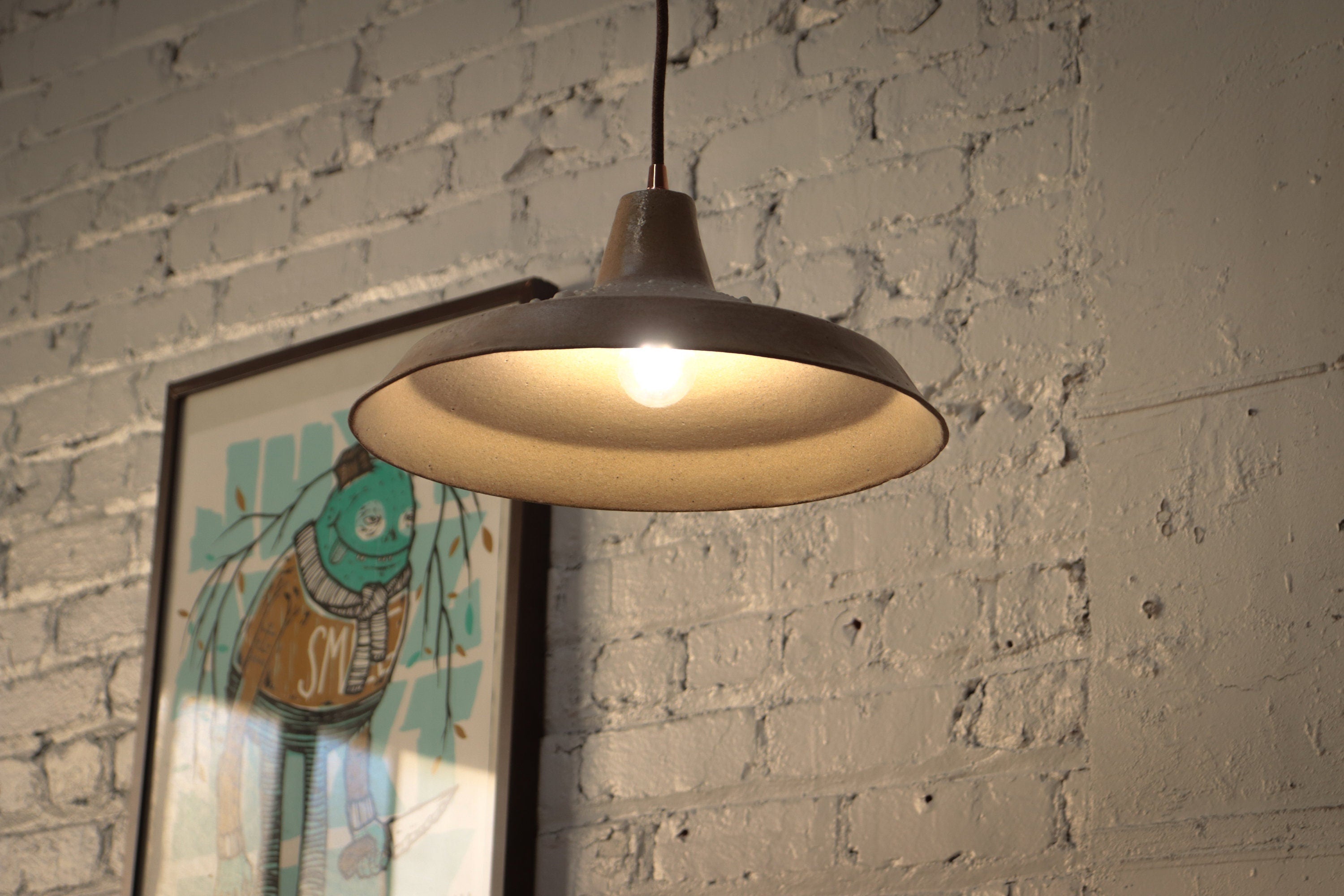 13.5 DIMPLED AND BUBBLED BARN SHADE PENDENT LAMP