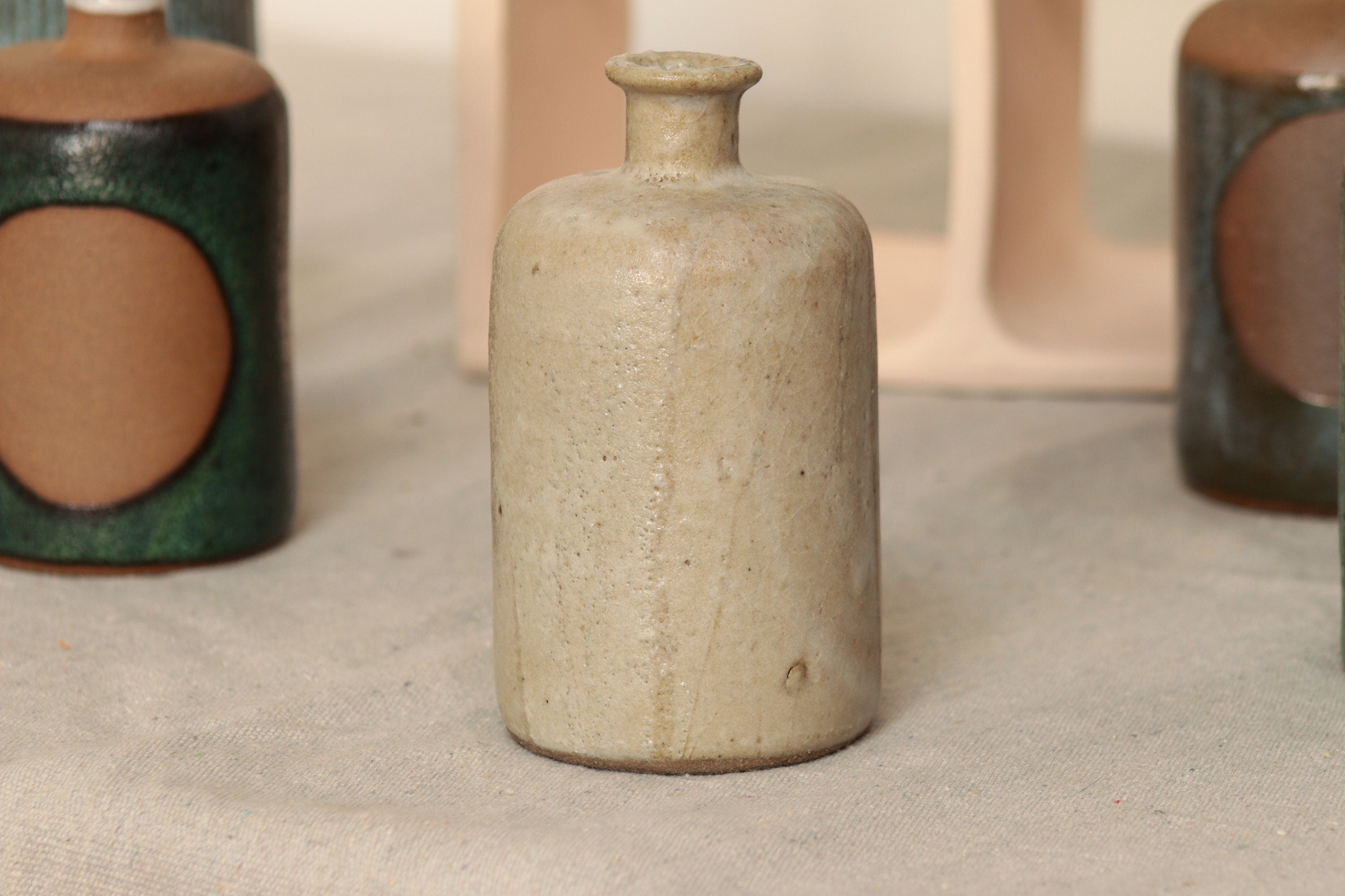 EARTHY FLOWER VASE, BOTTLE