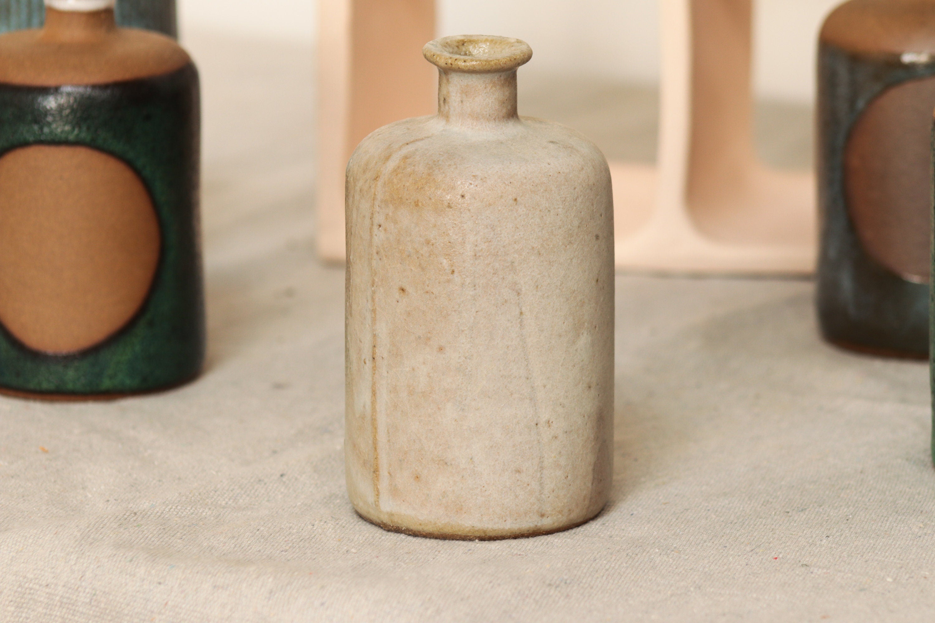 EARTHY FLOWER VASE, BOTTLE