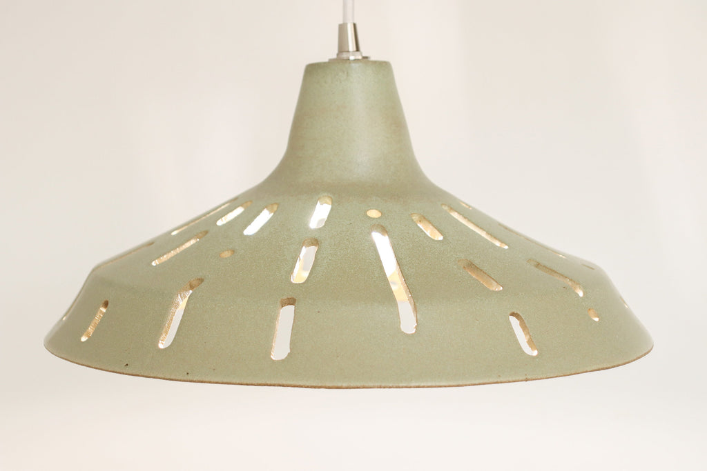 13.5” MOSS BARN SHADE PENDENT LAMP