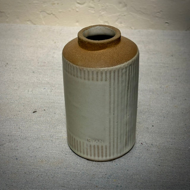 FLOWER VASE - WHITE RIBBED